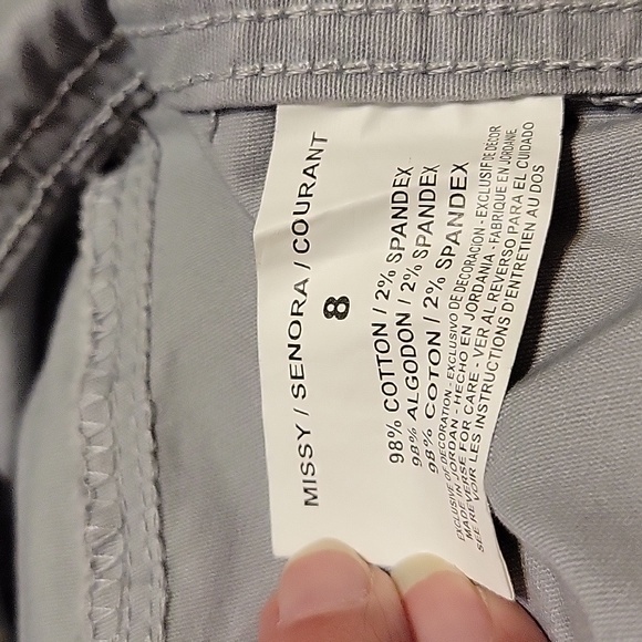 NEW Gloria Vanderbilt Grey Bermuda Shorts with Belt - Size 8 - LOWEST PRICE - Picture 4 of 5